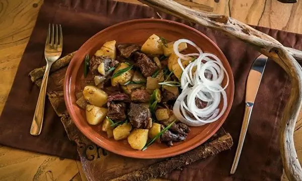 Kyrgyzstan Cuisine – Kuurdak recipe