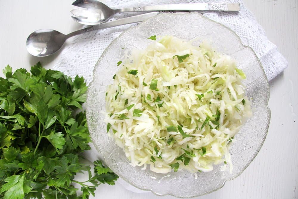 Romanian Food - Salată de Varză Albă (White Cabbage Salad)