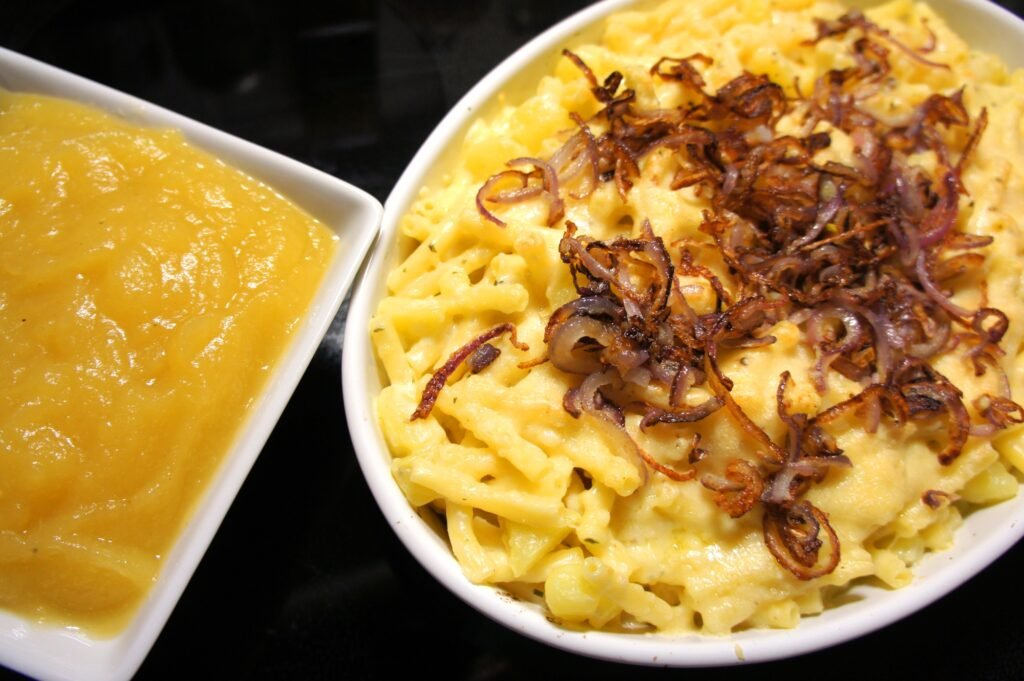 Swiss food – Älplermagronen (Alpine Macaroni)
