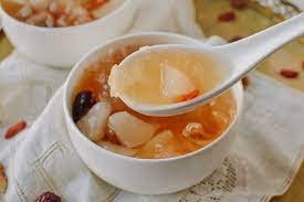 Chinese Desserts - Snow Fungus Soup with Pears (Chinese Dessert Soup 冰糖银耳炖雪梨)