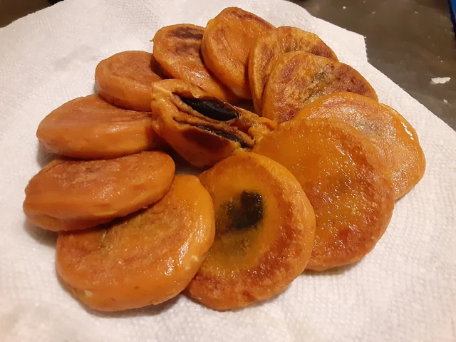Chinese Desserts - Chinese Pumpkin Cakes (南瓜饼 Nan Gua Bing)