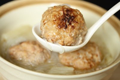 Chinese Pork Recipes - Lionhead meatball soup
