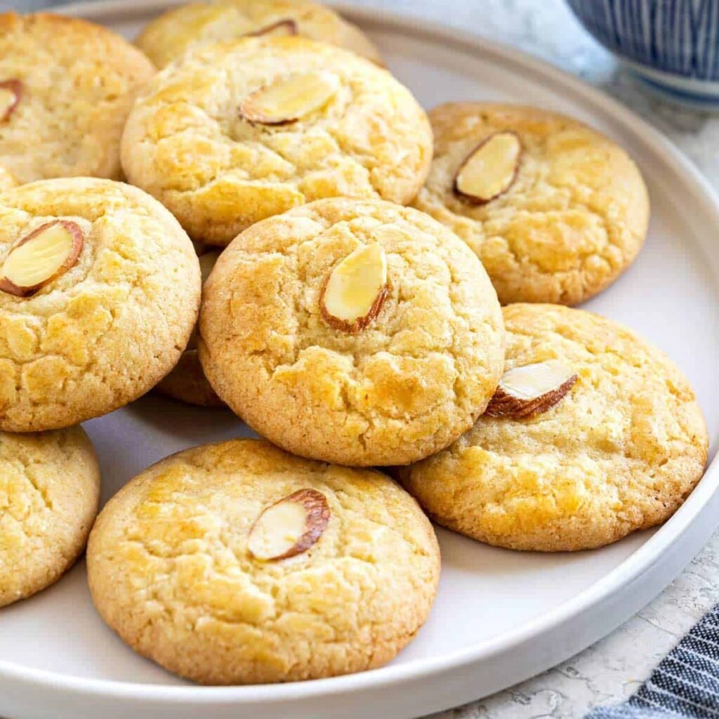 Chinese desserts - Almond Cookies