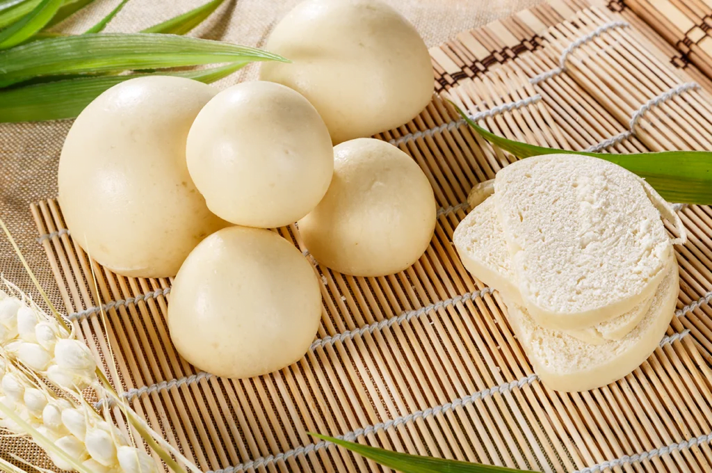 Dombolo (Steamed Bread)