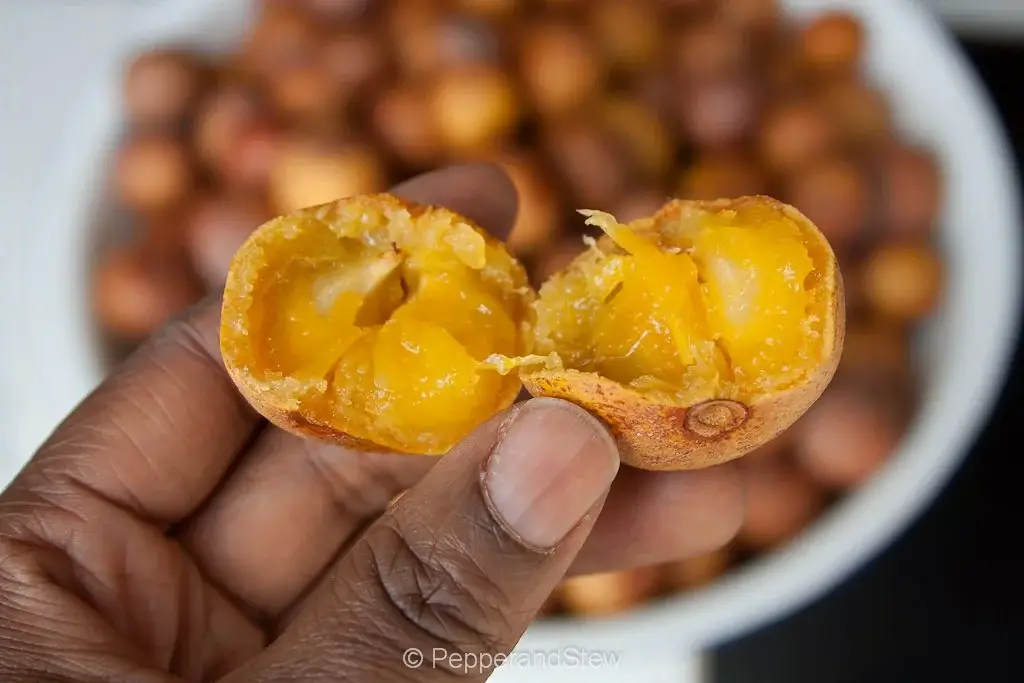 #Zimbabwean-Cuisine---Mazhanje-(Sugar-Plum-Pudding)-