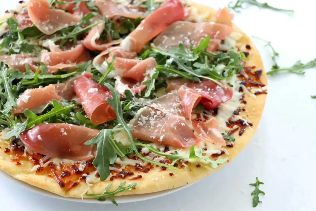 All American Pizza - Prosciutto Crudo E Rucola Pizza (Pizza with Prosciutto and Fresh Arugula)