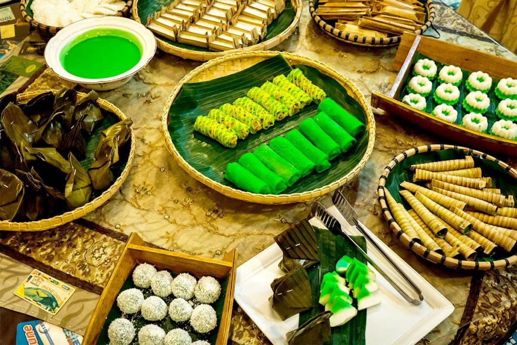Bruneian food - Kuih-Muih (Assorted Steamed Cakes)