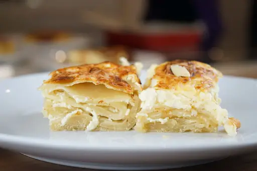 Croatian Food - Štrukli (Cheese-filled Pastries)  